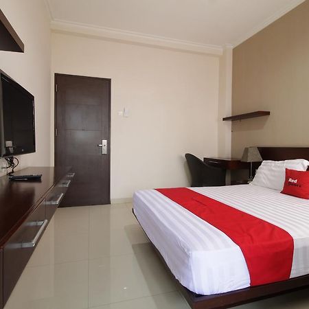 Reddoorz Plus Near Ambassador Mall จาการ์ตา ภายนอก รูปภาพ