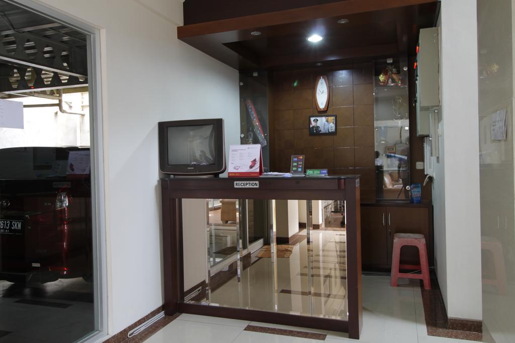 Reddoorz Plus Near Ambassador Mall จาการ์ตา ภายนอก รูปภาพ