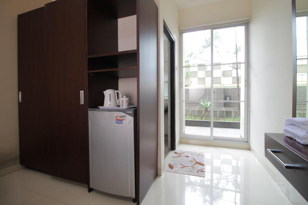 Reddoorz Plus Near Ambassador Mall จาการ์ตา ภายนอก รูปภาพ